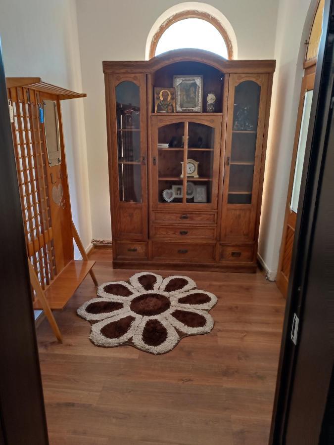 Central House Hotel Curtea de Argeş Екстериор снимка