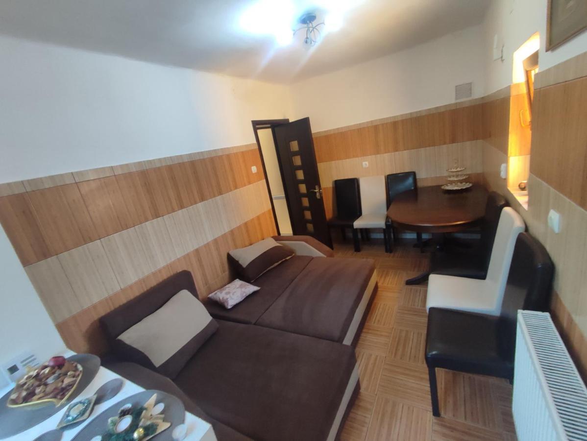 Central House Hotel Curtea de Argeş Екстериор снимка