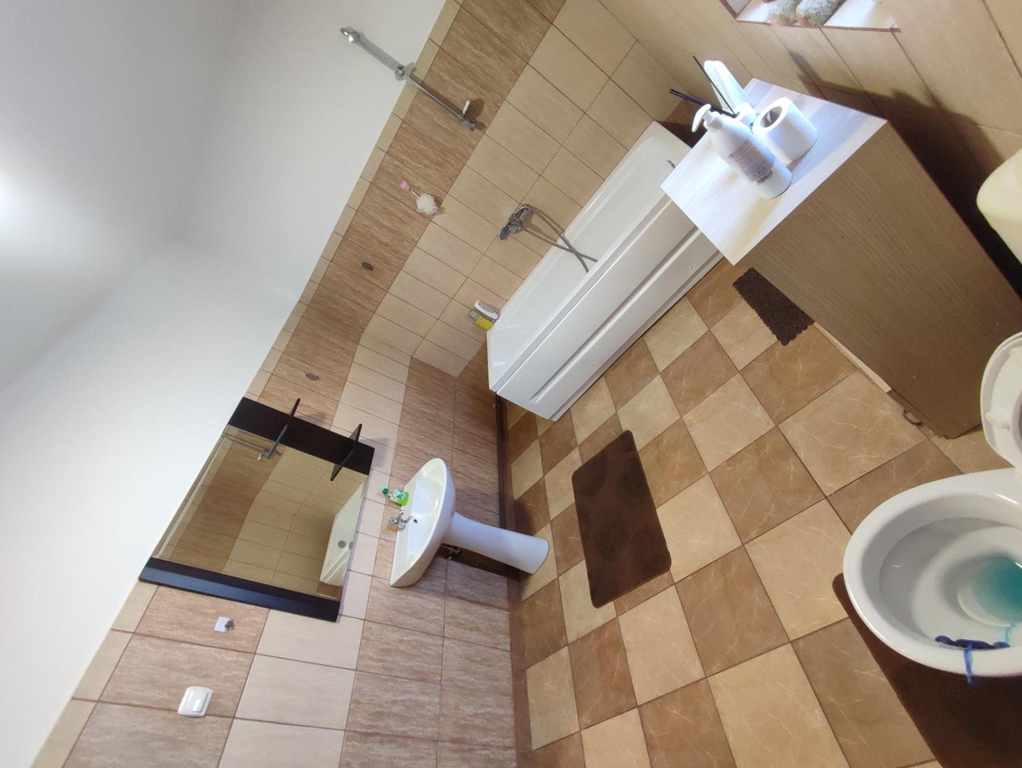 Central House Hotel Curtea de Argeş Екстериор снимка